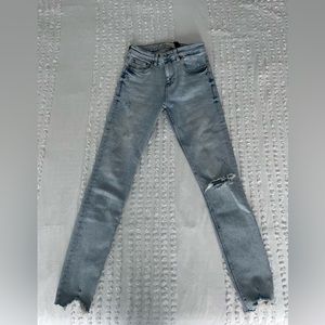 zara brand new light wash distressed skinny jean